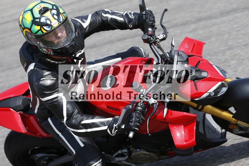 /27 12.06.2025 Ducati Schweiz Trackday Warmup  ADR/blau-bleu/ohne